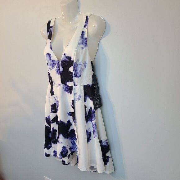 LULU"S Seeing Chic Blue and Ivory Print Skater Dress Womens S NWT Style 338362 - Picture 4 of 16